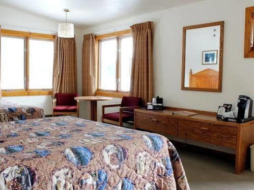 Old Faithful Snow Lodge Bagian luar foto